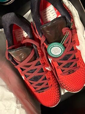 BRAND NEW KOBE VI PROTRO CHALLENGE RED/WHITE-BLACK, 8.5M